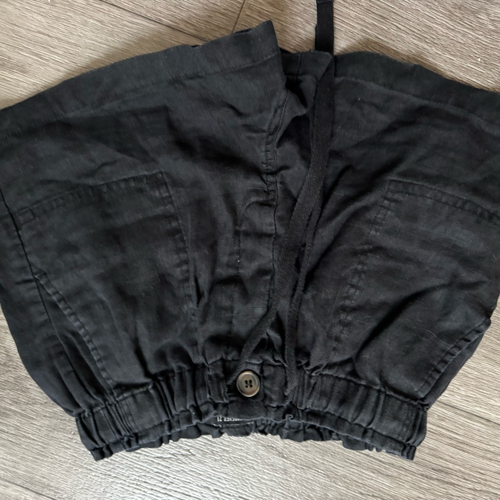 Forever 21 Black Elastic Waist Shorts